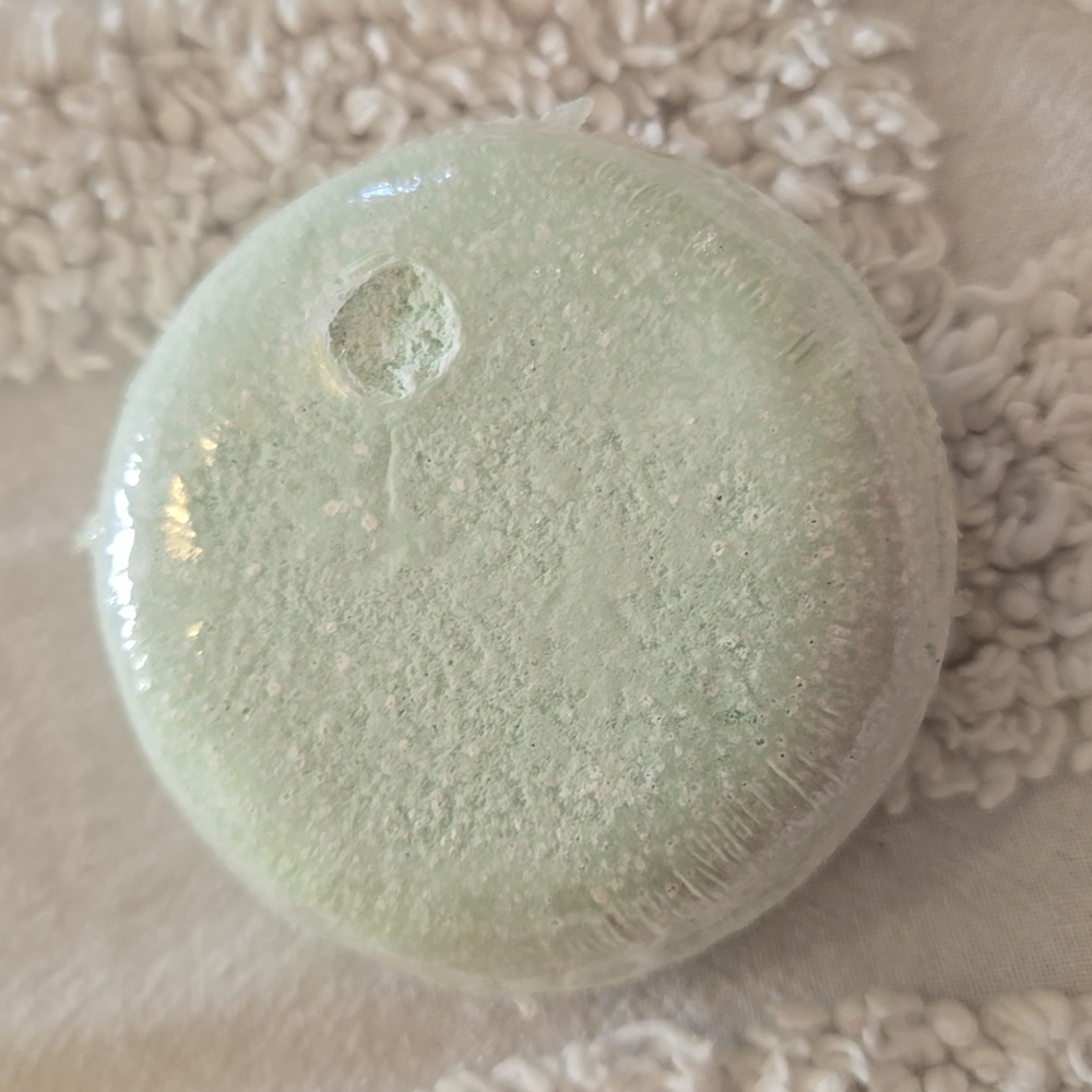 Trader Joe's Rosemary Mint Bath Fizzer - Green NIP - Picture 2 of 4
